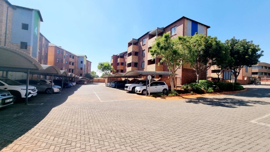 2 Bedroom Property for Sale in La Montagne Gauteng