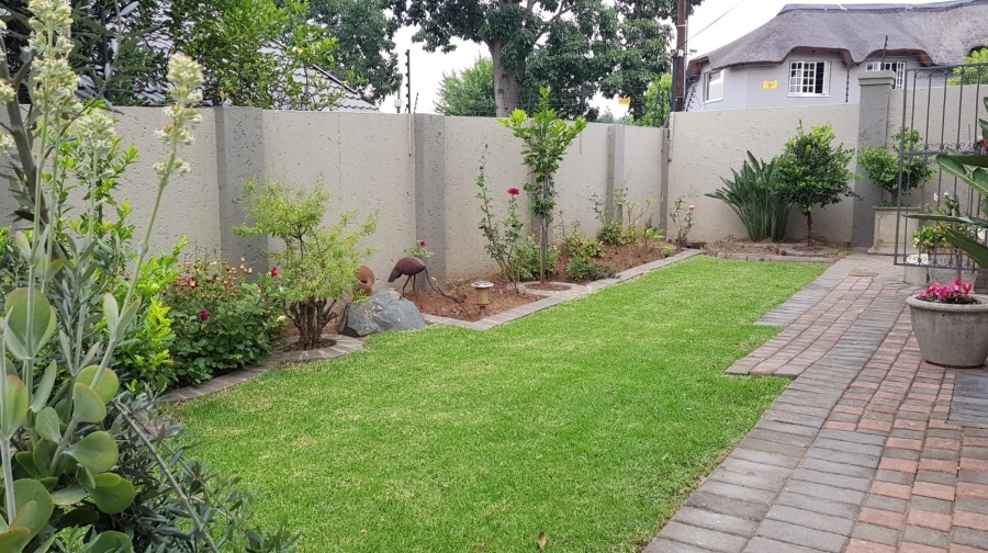 To Let 0 Bedroom Property for Rent in Hurlingham Manor Gauteng