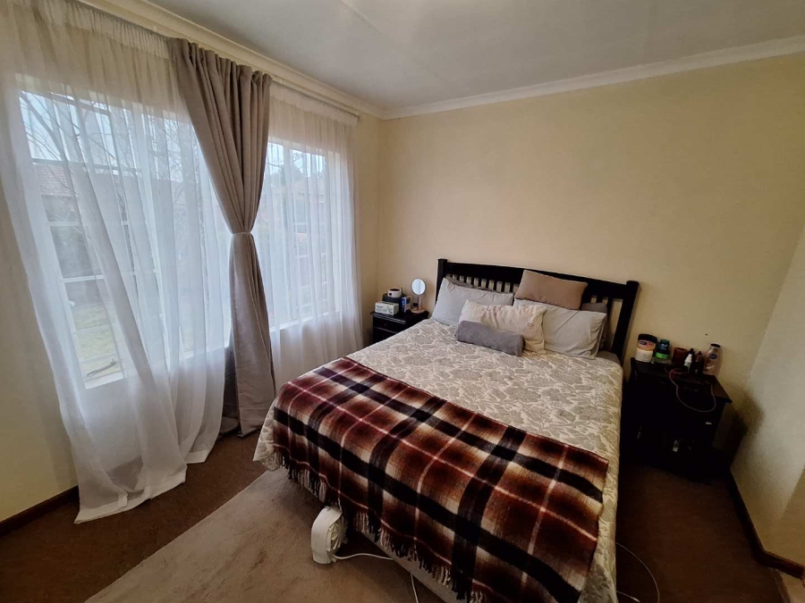 2 Bedroom Property for Sale in Honeydew Manor Gauteng