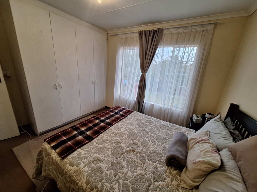 2 Bedroom Property for Sale in Honeydew Manor Gauteng