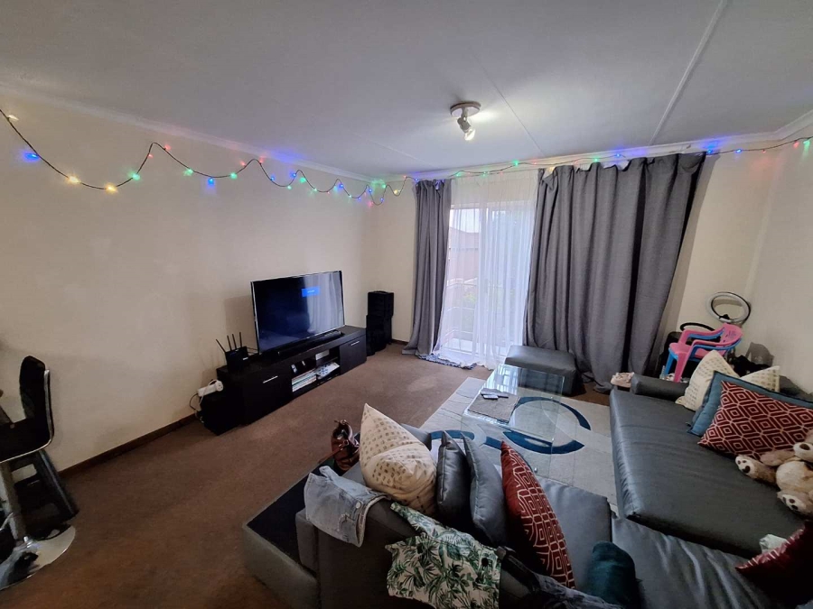 2 Bedroom Property for Sale in Honeydew Manor Gauteng