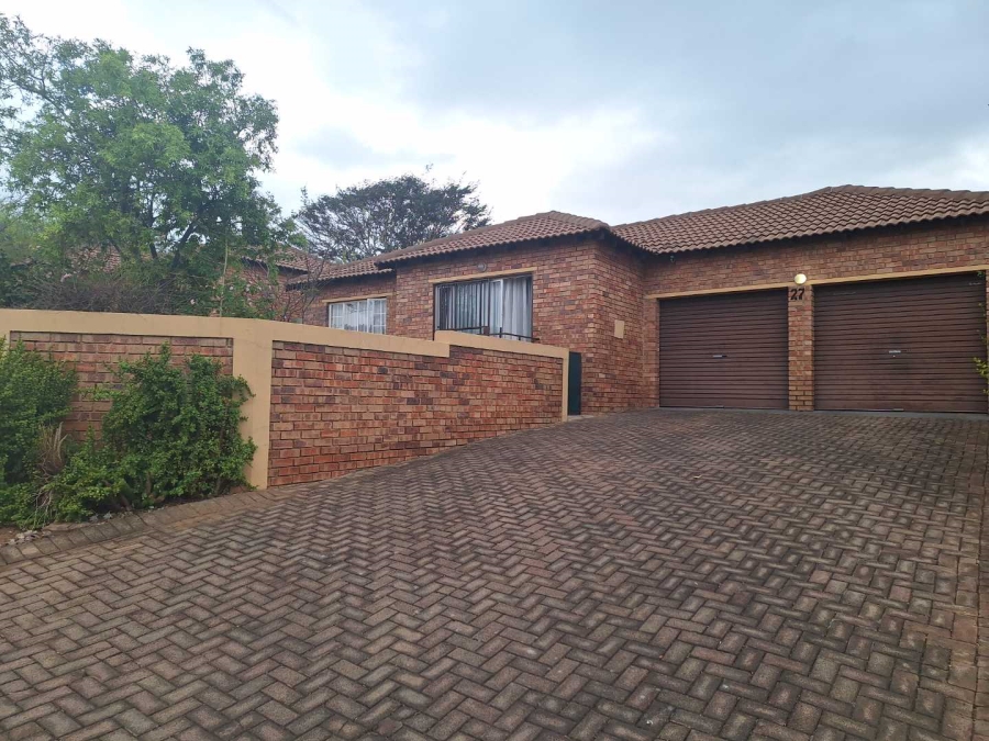 2 Bedroom Property for Sale in Honeydew Manor Gauteng