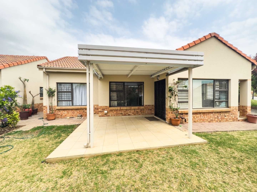 2 Bedroom Property for Sale in The Meadows Estate Gauteng