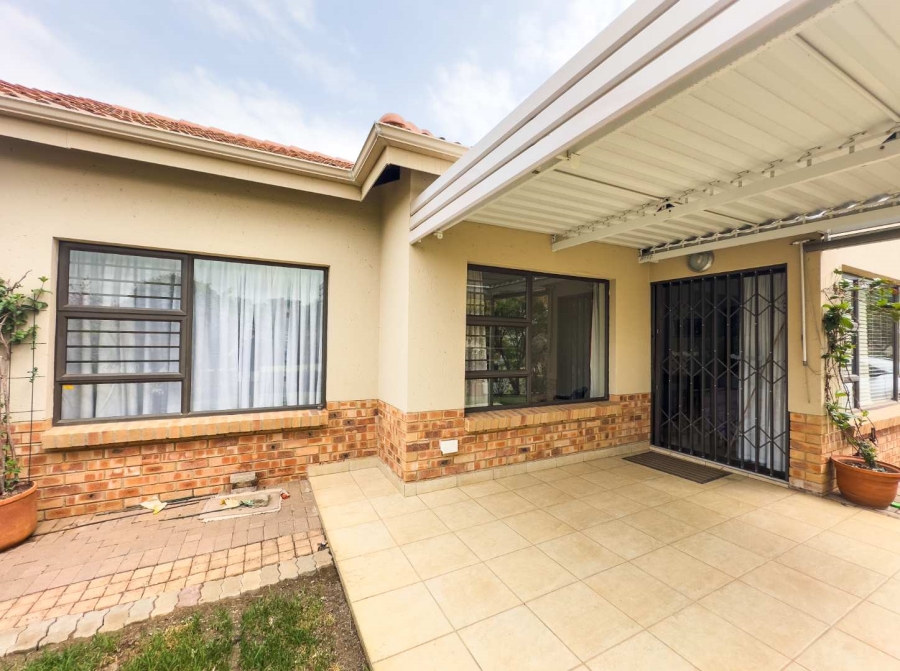 To Let 2 Bedroom Property for Rent in The Meadows Estate Gauteng