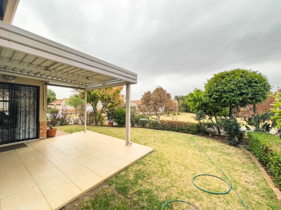 2 Bedroom Property for Sale in The Meadows Estate Gauteng