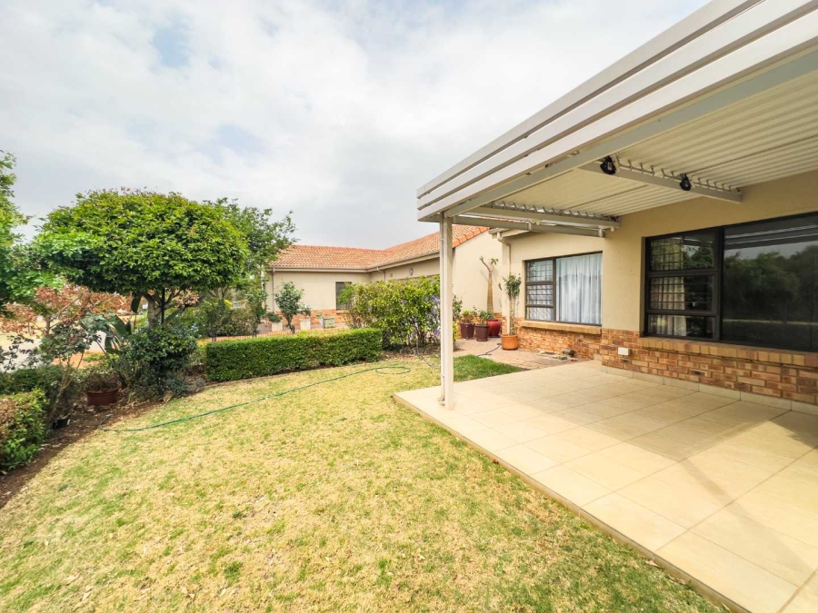 To Let 2 Bedroom Property for Rent in The Meadows Estate Gauteng