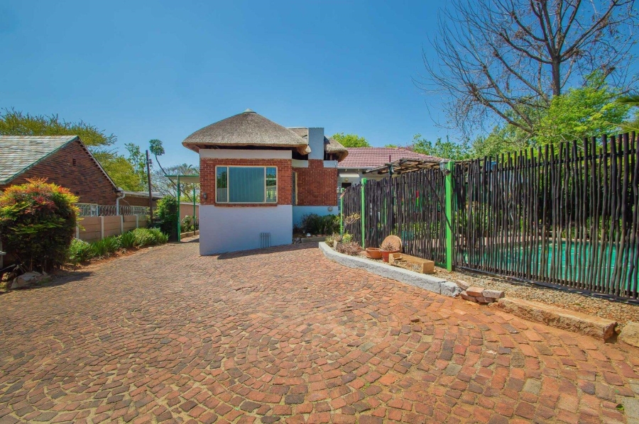 3 Bedroom Property for Sale in Linden Gauteng