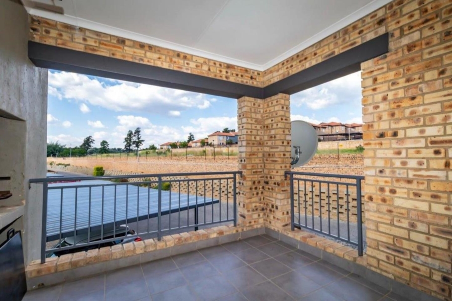 3 Bedroom Property for Sale in Wilgeheuwel Gauteng