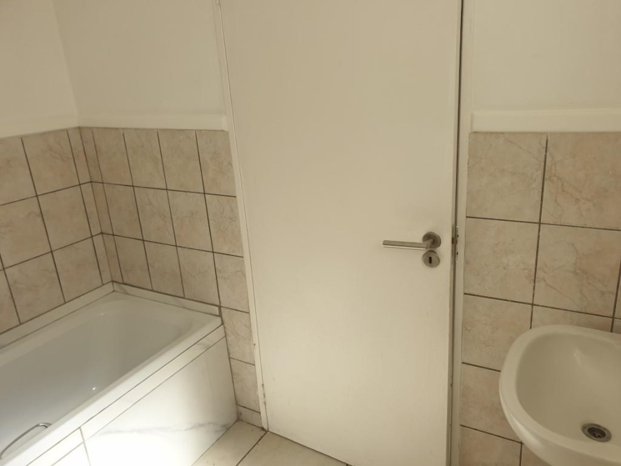 To Let 2 Bedroom Property for Rent in Ferndale Gauteng