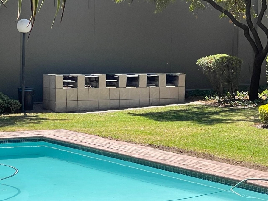 1 Bedroom Property for Sale in Bryanston Gauteng