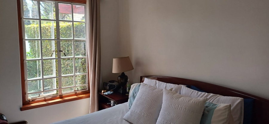 To Let 2 Bedroom Property for Rent in Saxonwold Gauteng