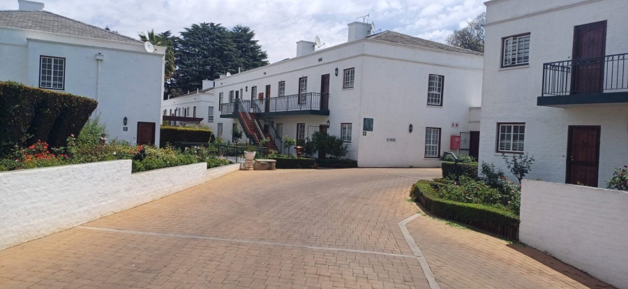 To Let 2 Bedroom Property for Rent in Saxonwold Gauteng