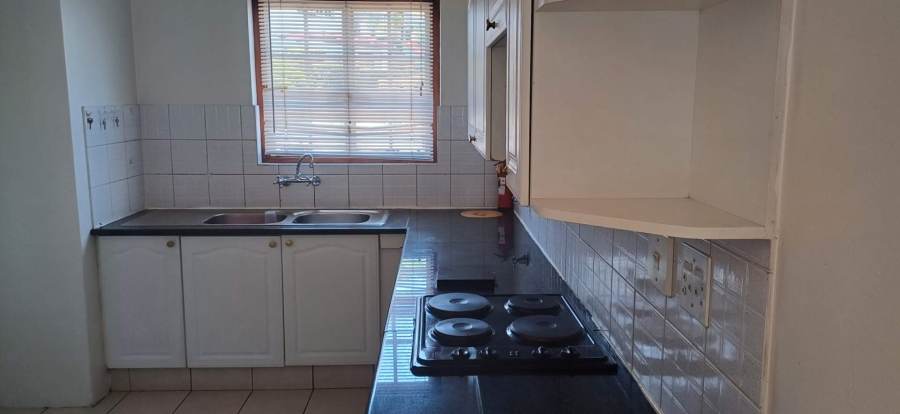 To Let 2 Bedroom Property for Rent in Saxonwold Gauteng