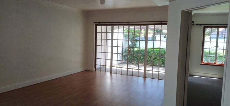 To Let 2 Bedroom Property for Rent in Saxonwold Gauteng