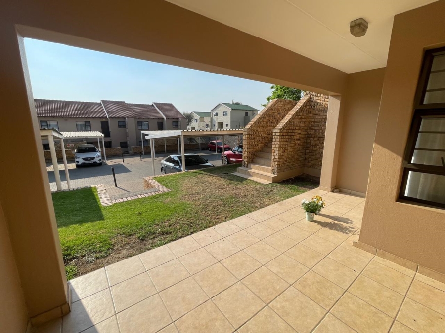 2 Bedroom Property for Sale in Noordhang Gauteng