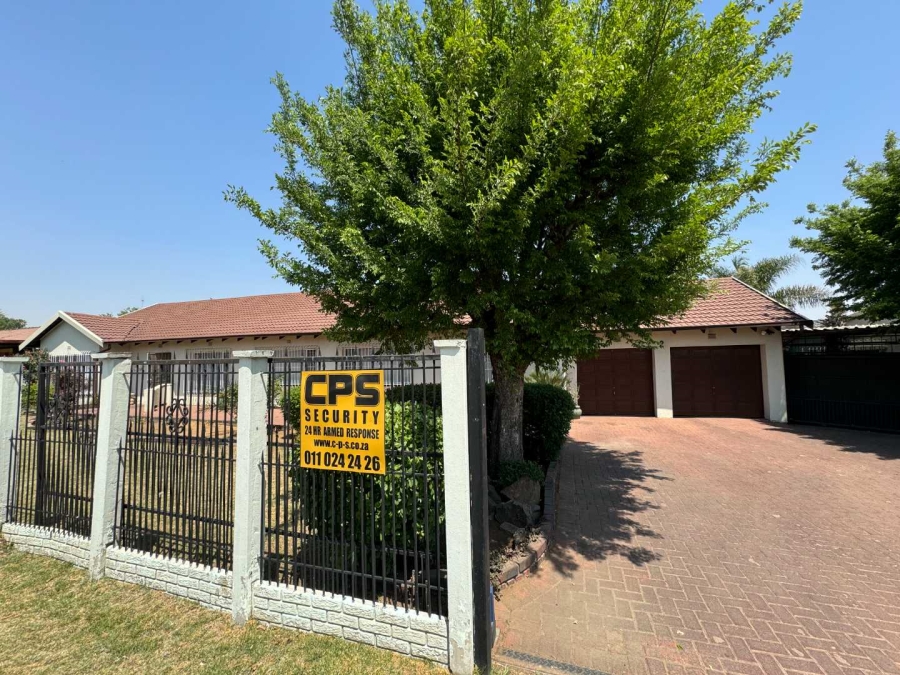 3 Bedroom Property for Sale in Verwoerdpark Gauteng