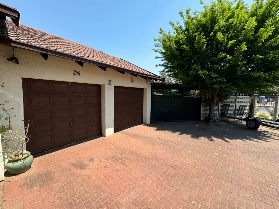 3 Bedroom Property for Sale in Verwoerdpark Gauteng