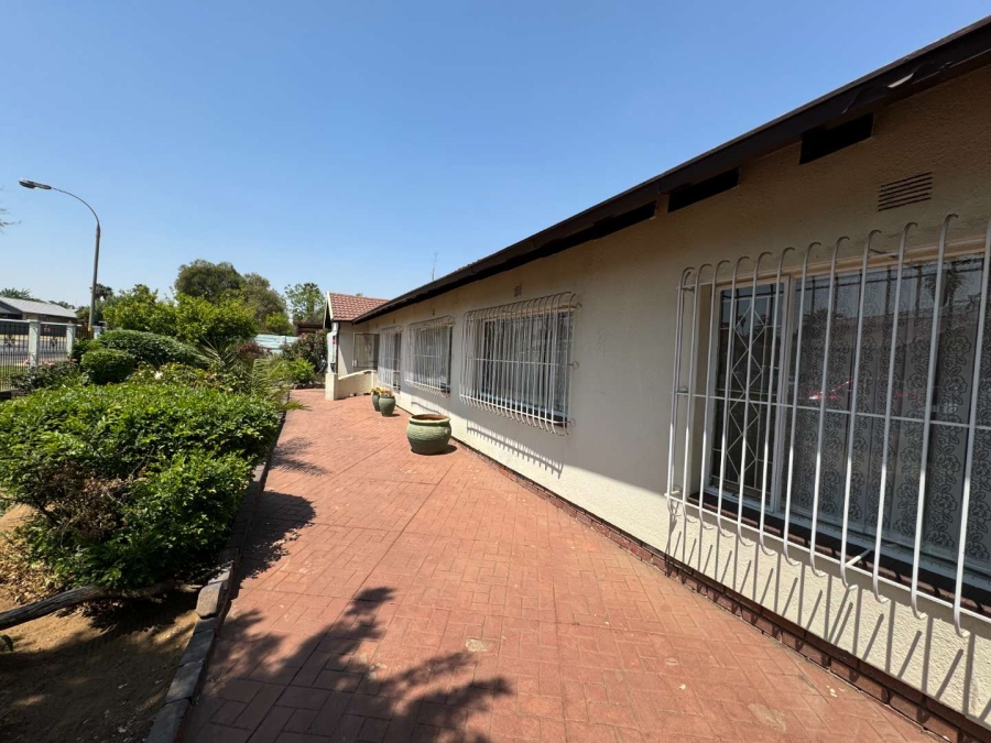 3 Bedroom Property for Sale in Verwoerdpark Gauteng