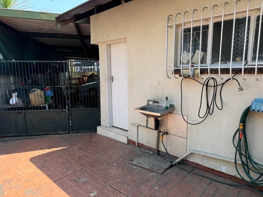 3 Bedroom Property for Sale in Verwoerdpark Gauteng