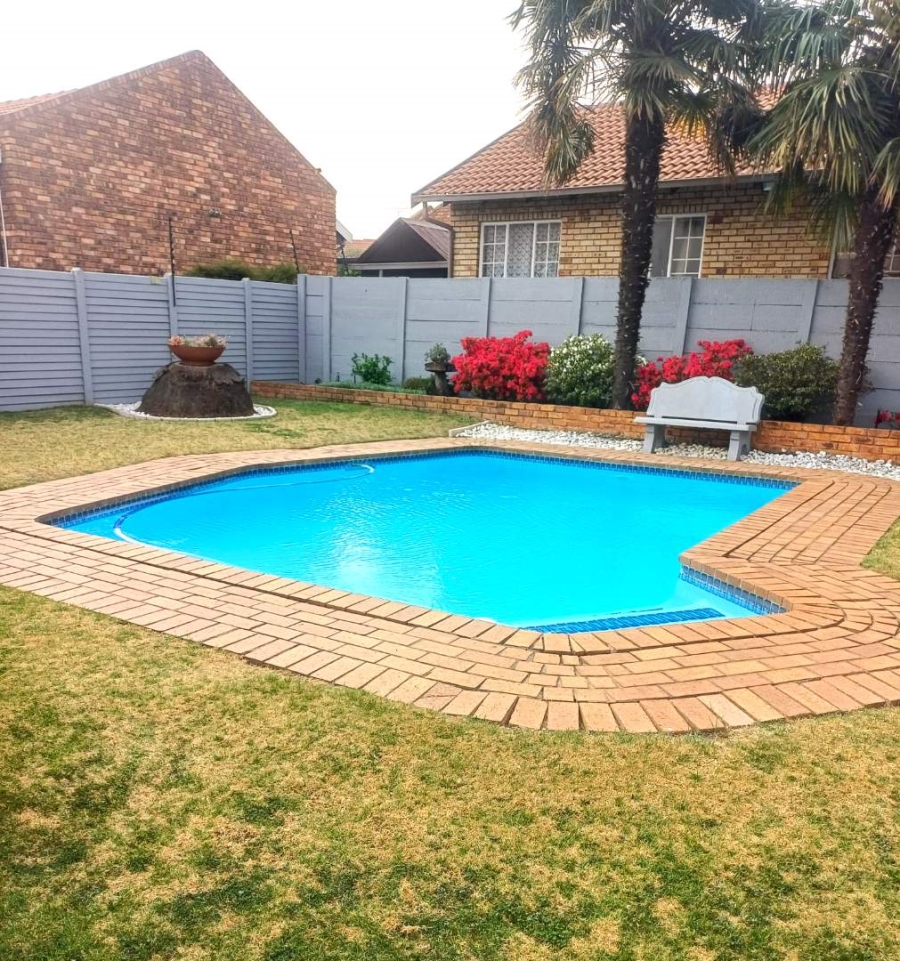 2 Bedroom Property for Sale in Brentwood Park Gauteng