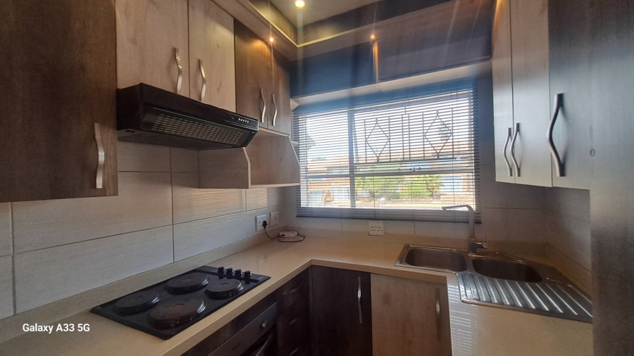 2 Bedroom Property for Sale in Buccleuch Gauteng