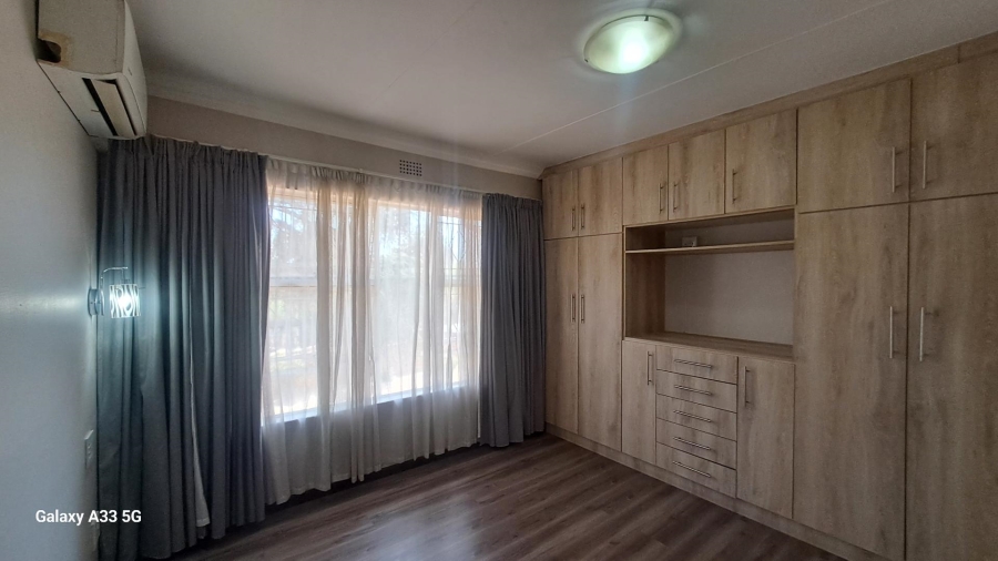 2 Bedroom Property for Sale in Buccleuch Gauteng