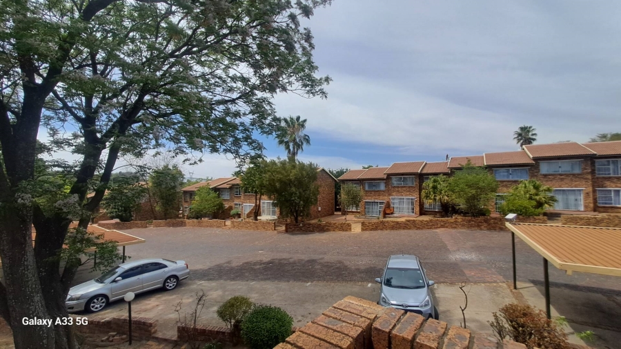 2 Bedroom Property for Sale in Buccleuch Gauteng