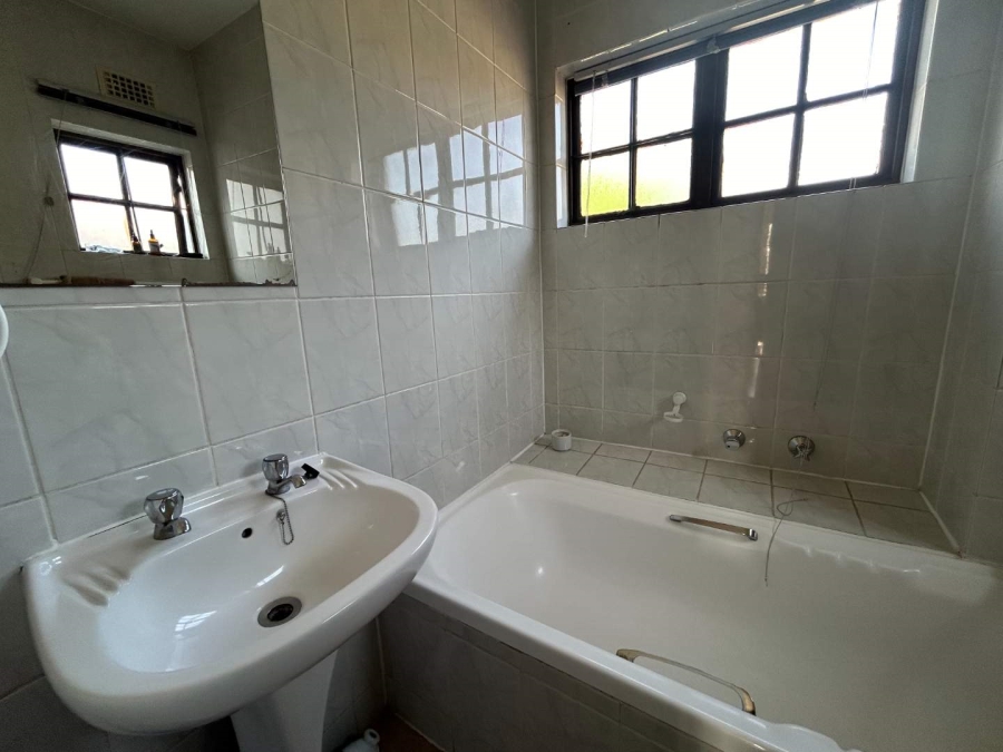 1 Bedroom Property for Sale in Sandown Gauteng