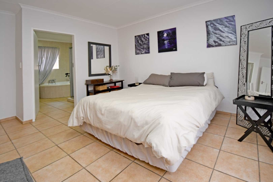 3 Bedroom Property for Sale in Amberfield Heights Gauteng