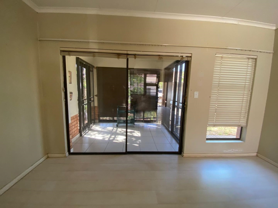 2 Bedroom Property for Sale in Tyger Valley Gauteng