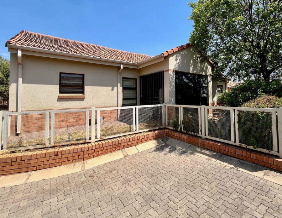 2 Bedroom Property for Sale in Tyger Valley Gauteng