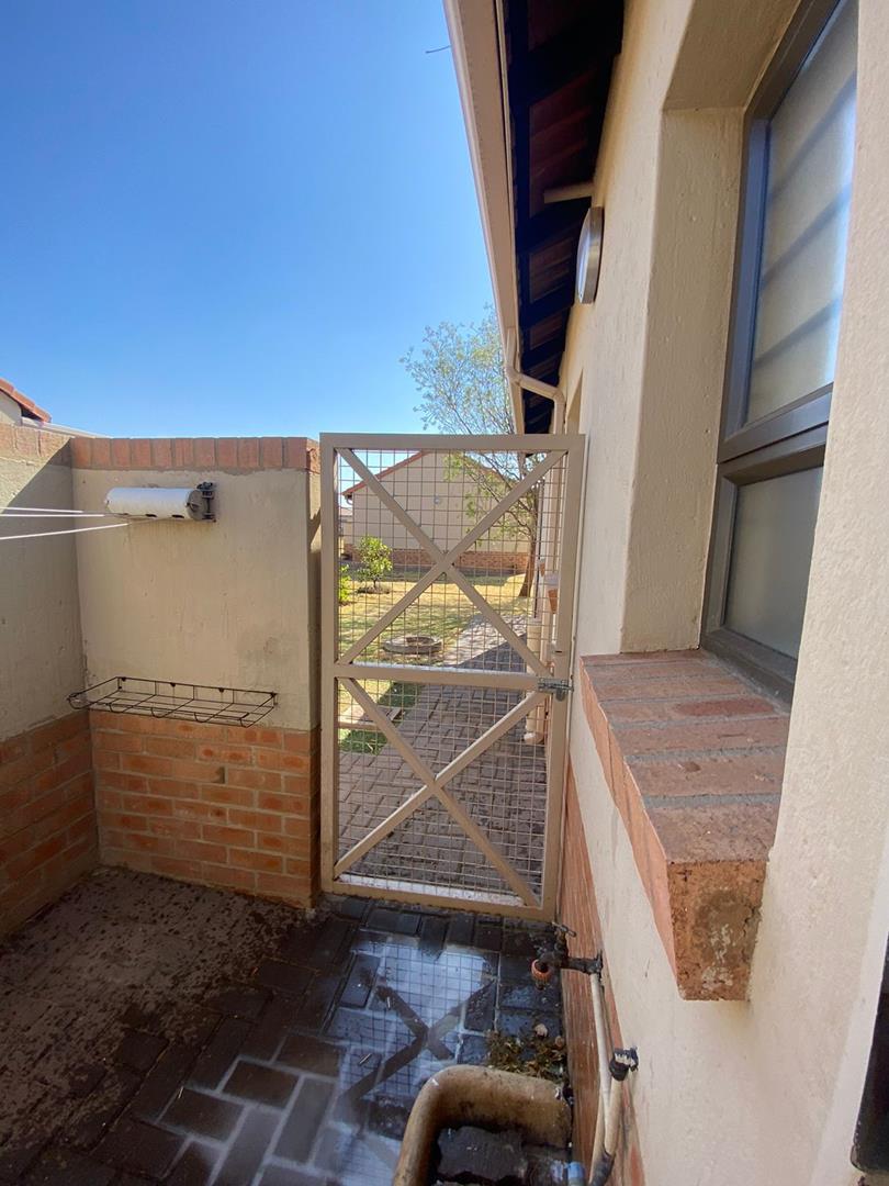 2 Bedroom Property for Sale in Tyger Valley Gauteng