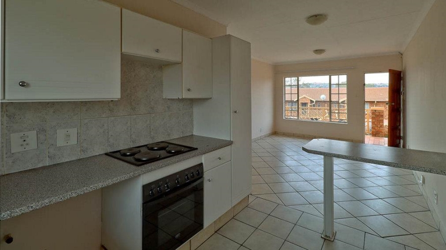 To Let 2 Bedroom Property for Rent in Faerie Glen Gauteng