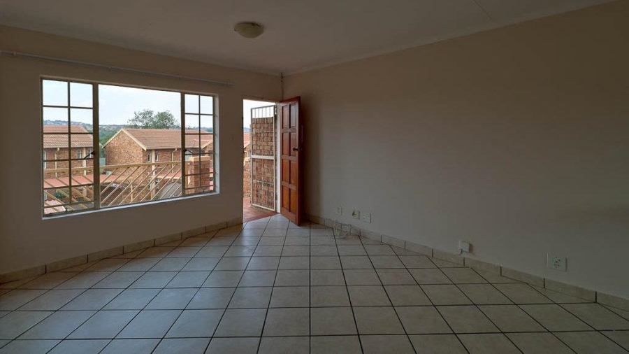 To Let 2 Bedroom Property for Rent in Faerie Glen Gauteng