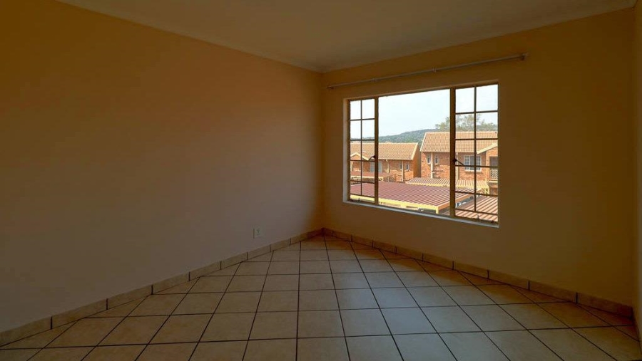 To Let 2 Bedroom Property for Rent in Faerie Glen Gauteng