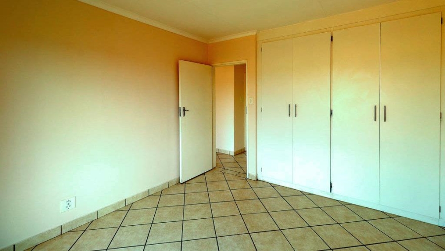 To Let 2 Bedroom Property for Rent in Faerie Glen Gauteng