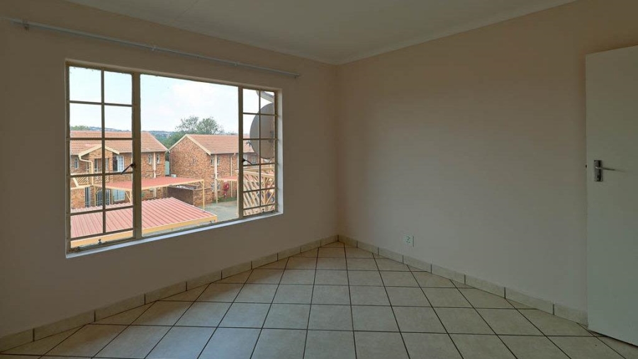 To Let 2 Bedroom Property for Rent in Faerie Glen Gauteng