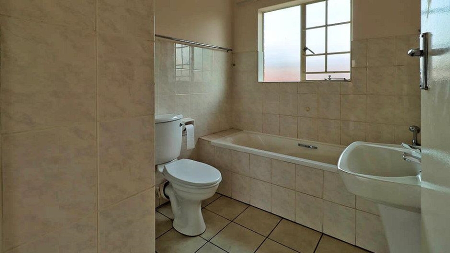 To Let 2 Bedroom Property for Rent in Faerie Glen Gauteng