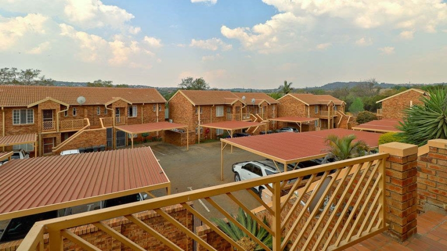 To Let 2 Bedroom Property for Rent in Faerie Glen Gauteng