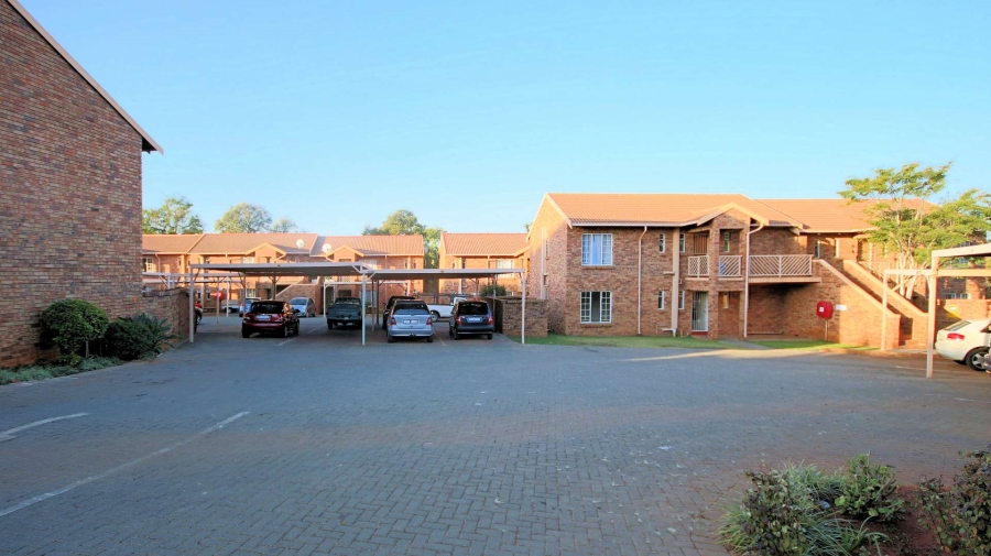 To Let 2 Bedroom Property for Rent in Faerie Glen Gauteng