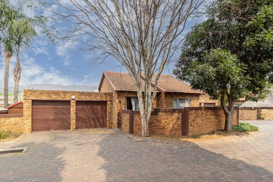 2 Bedroom Property for Sale in Wilgeheuwel Gauteng