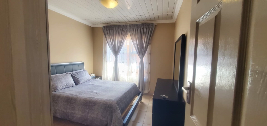 2 Bedroom Property for Sale in Groblerpark Gauteng