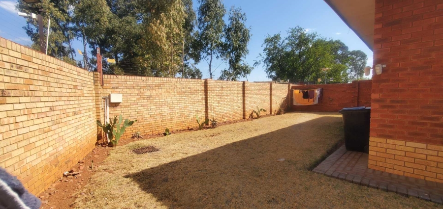 2 Bedroom Property for Sale in Groblerpark Gauteng