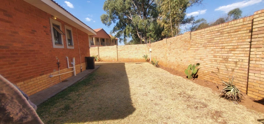 2 Bedroom Property for Sale in Groblerpark Gauteng