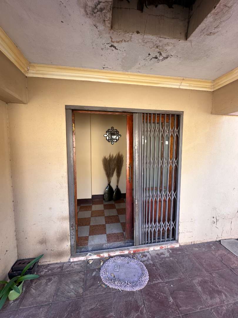 3 Bedroom Property for Sale in Oakdene Gauteng