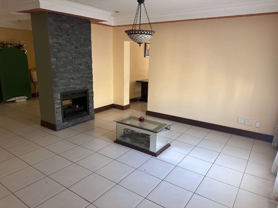 3 Bedroom Property for Sale in Oakdene Gauteng