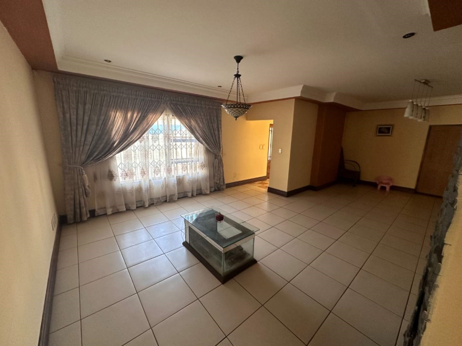 3 Bedroom Property for Sale in Oakdene Gauteng