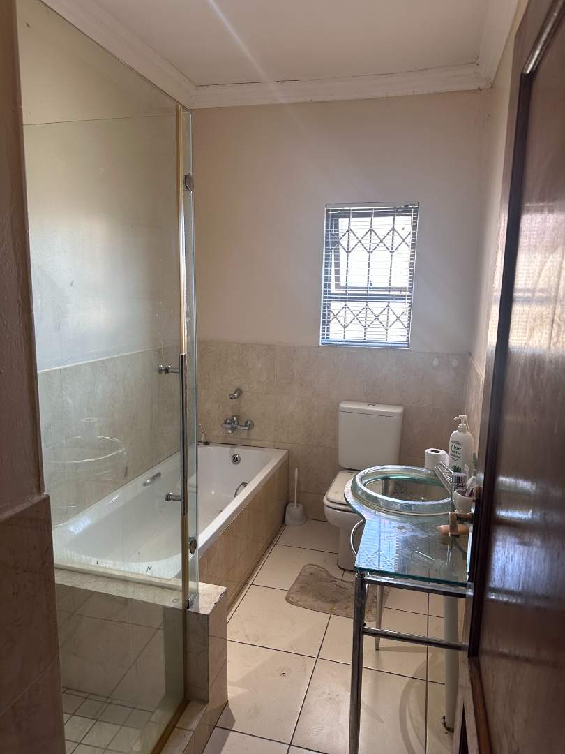 3 Bedroom Property for Sale in Oakdene Gauteng