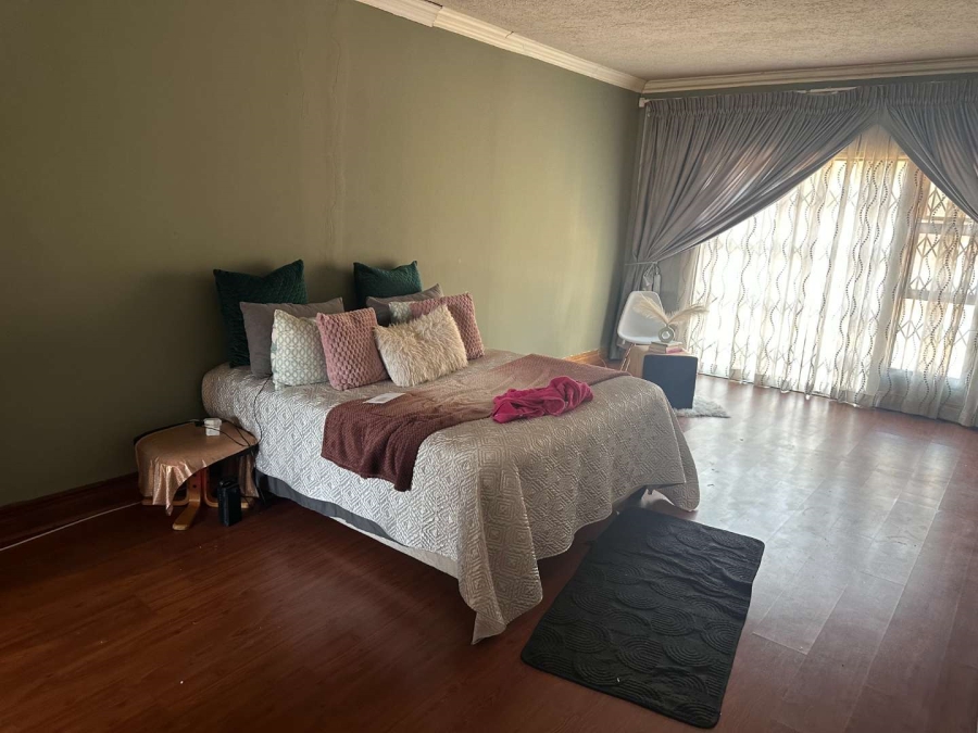 3 Bedroom Property for Sale in Oakdene Gauteng