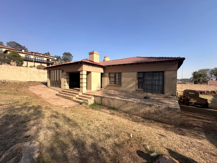 3 Bedroom Property for Sale in Oakdene Gauteng